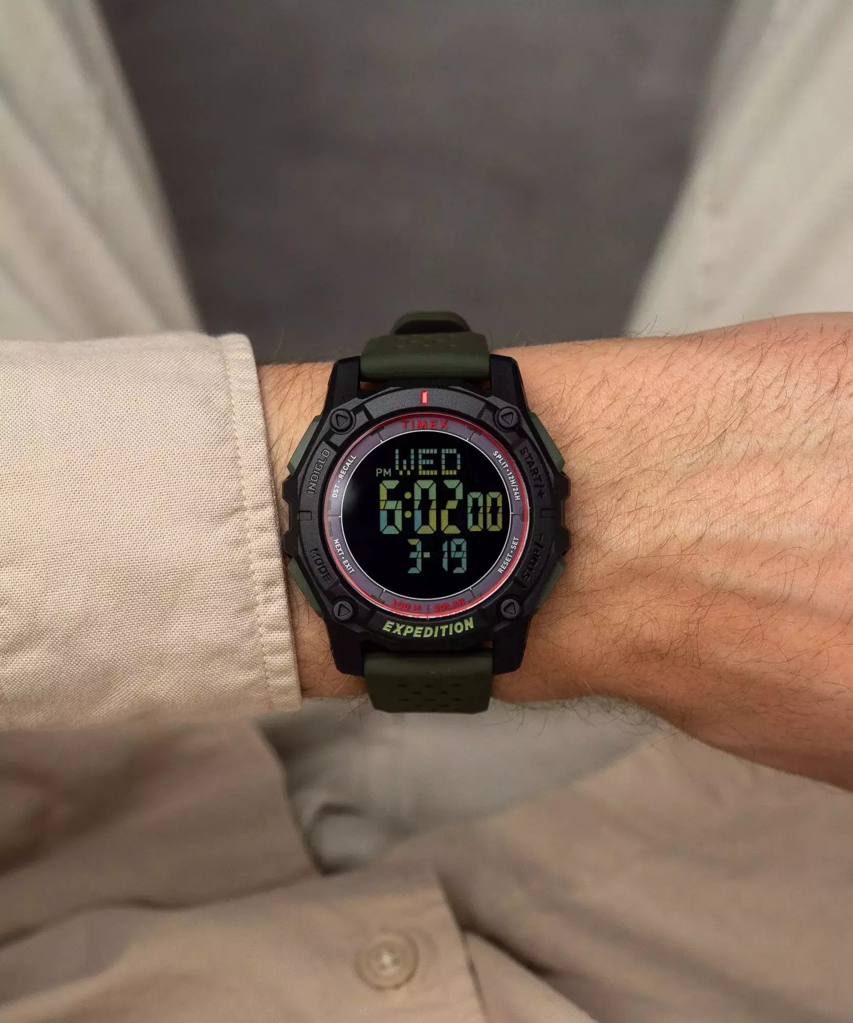 Jam Tangan Pria Timex Expedition Ridge Solar Chronograph Digital Dial Green Silicone Strap TW4B33700V5 Original