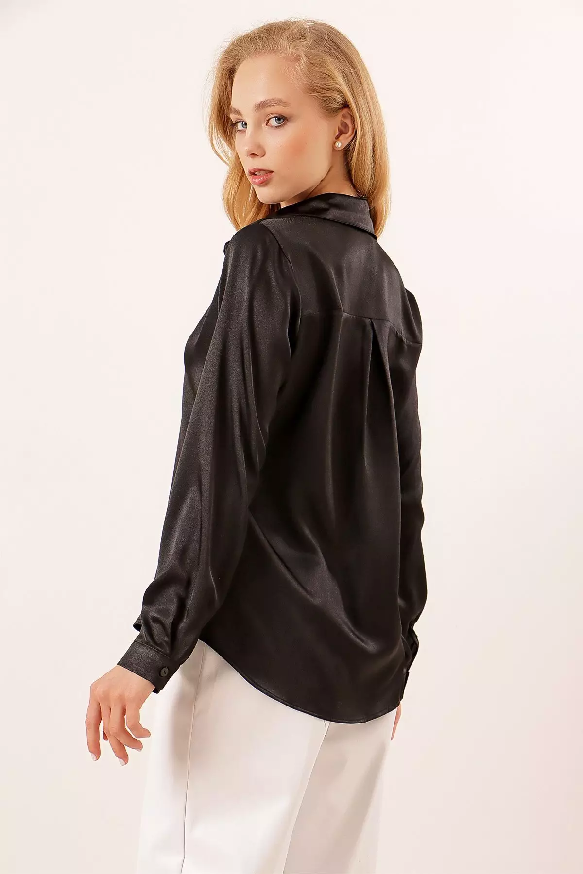 Long Sleeves Collared Shirt