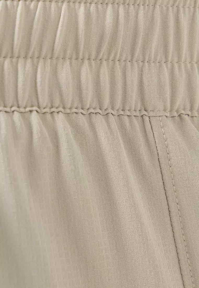 Elevated Woven 男裝 2合1 短褲