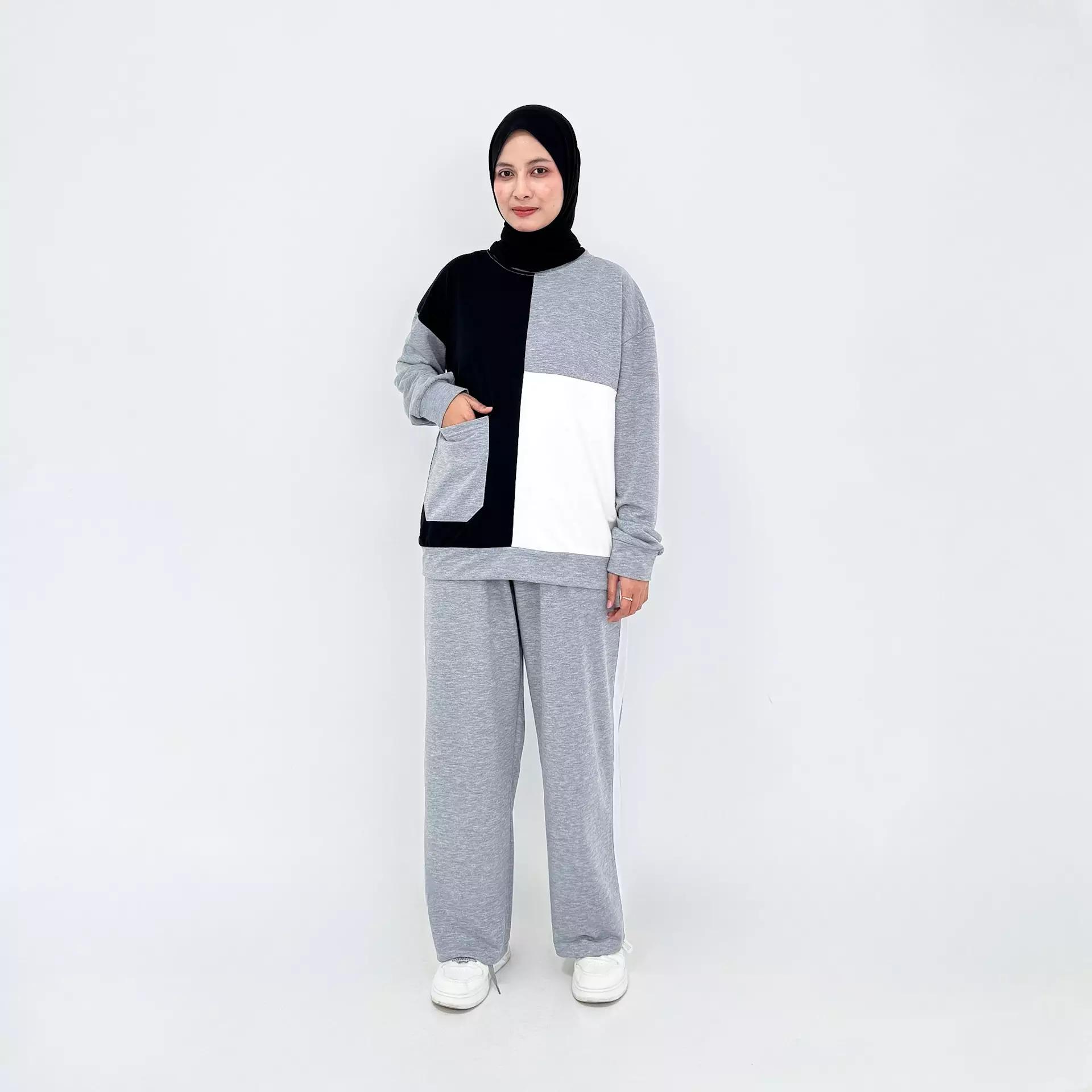 Set Sporty Sweatpants Gitara - Setelan Baju Olahraga Padel Wanita