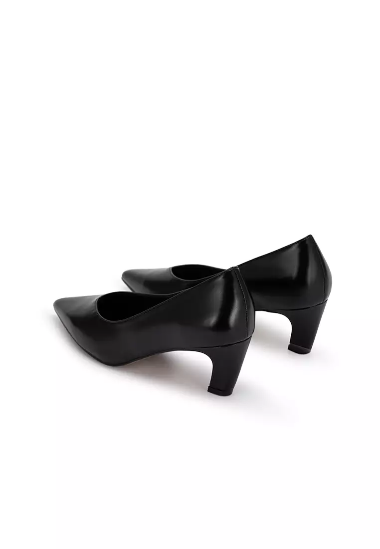 POINTY TOE MID HEEL PUMP 尖头漆皮中跟鞋