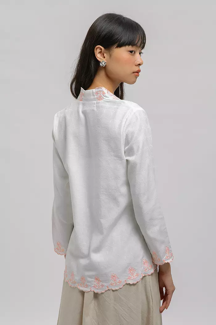 COTTONINK - Atasan Blouse Wanita Latika Putih #Archipelago2025