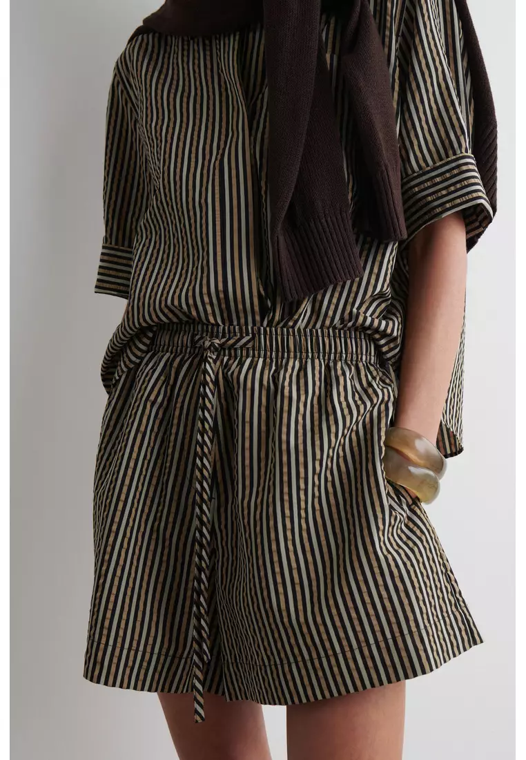 STRIPED SEERSUCKER SHORTS