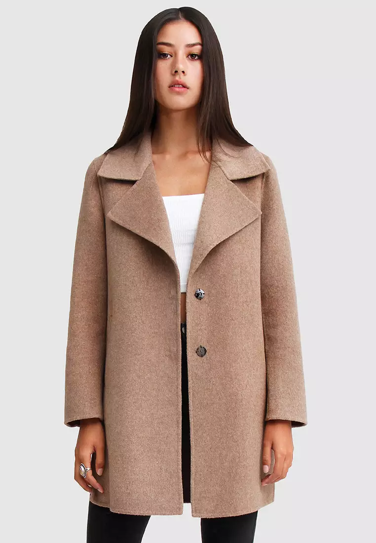 Tan boyfriend deals coat
