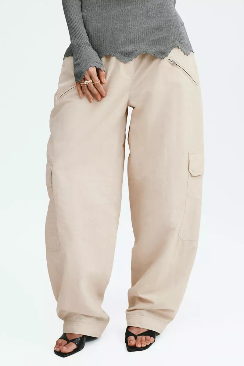 Oversized cargo trousers