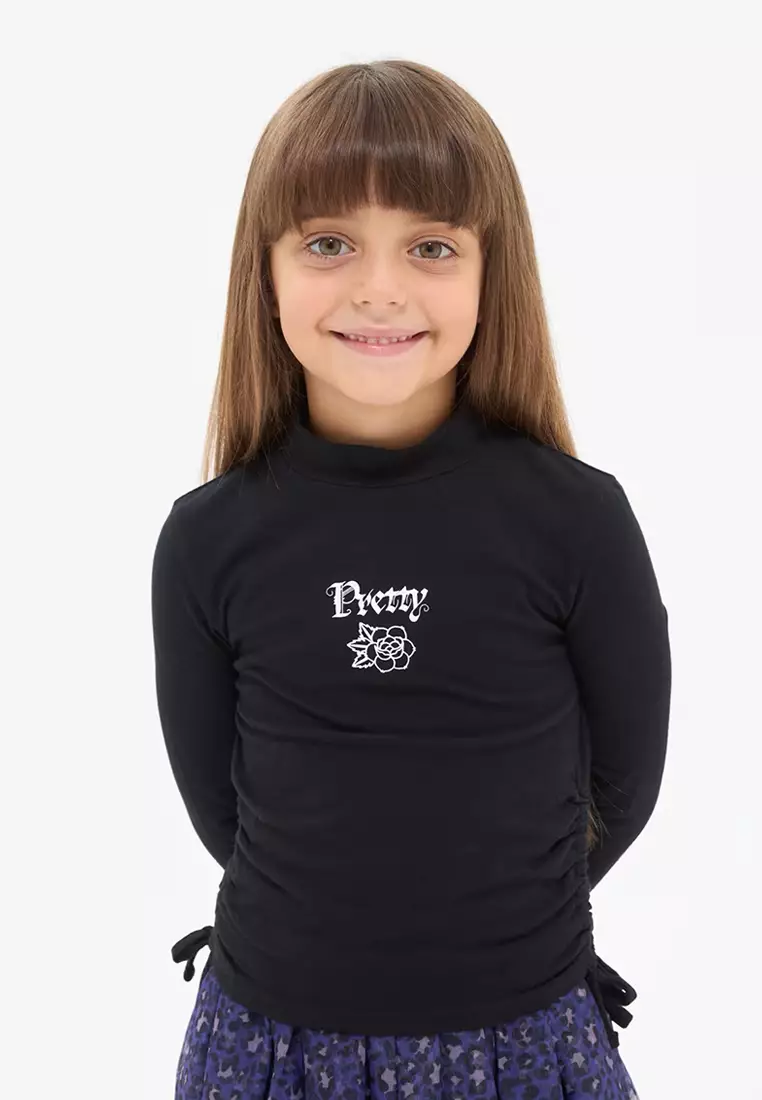 Turtleneck deals with writing