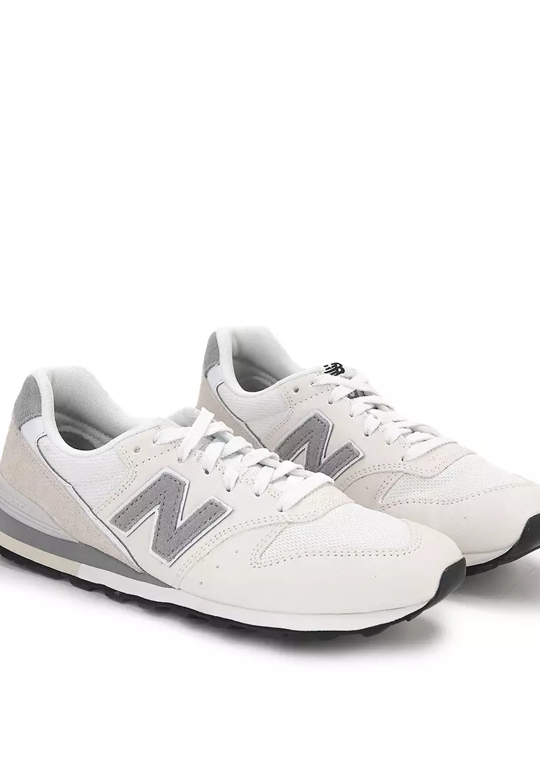 996