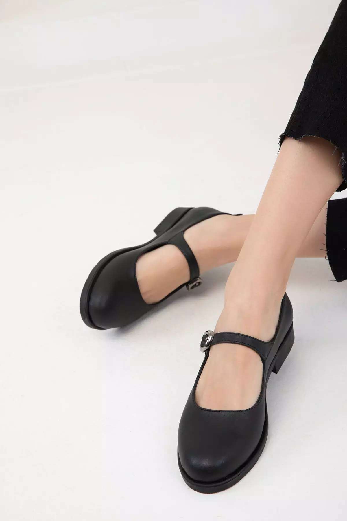 Discount on Soho  shoes - SKU: Classic Mary Jane Sandals