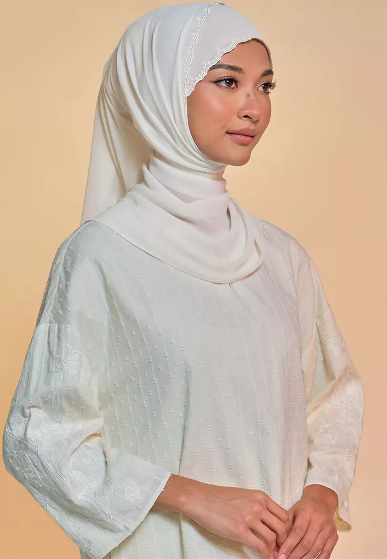 Tanuja Embroidered Scallop Headscarf - White