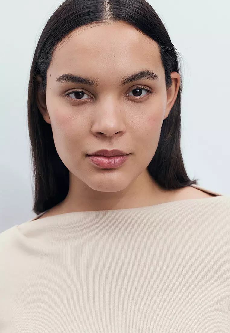 Long-Sleeved Boat-Neck T-Shirt