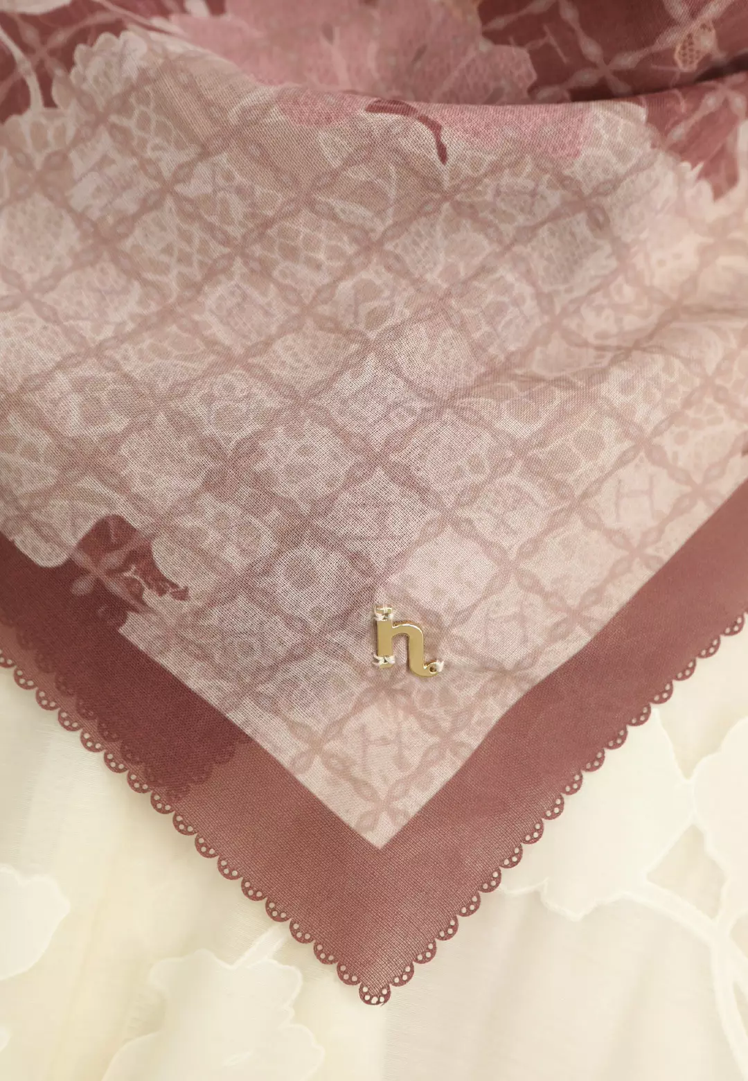 HijabChic Amara Scarf Rosewood - Hijab Segi Empat Voal Motif Premium