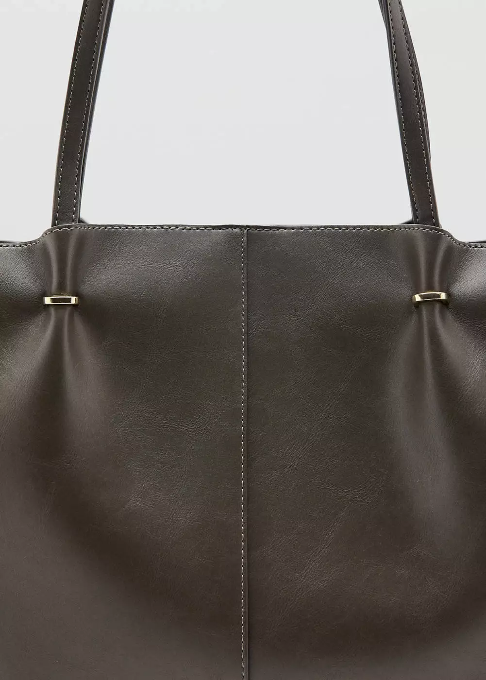 Tas shopper dengan detail metalik