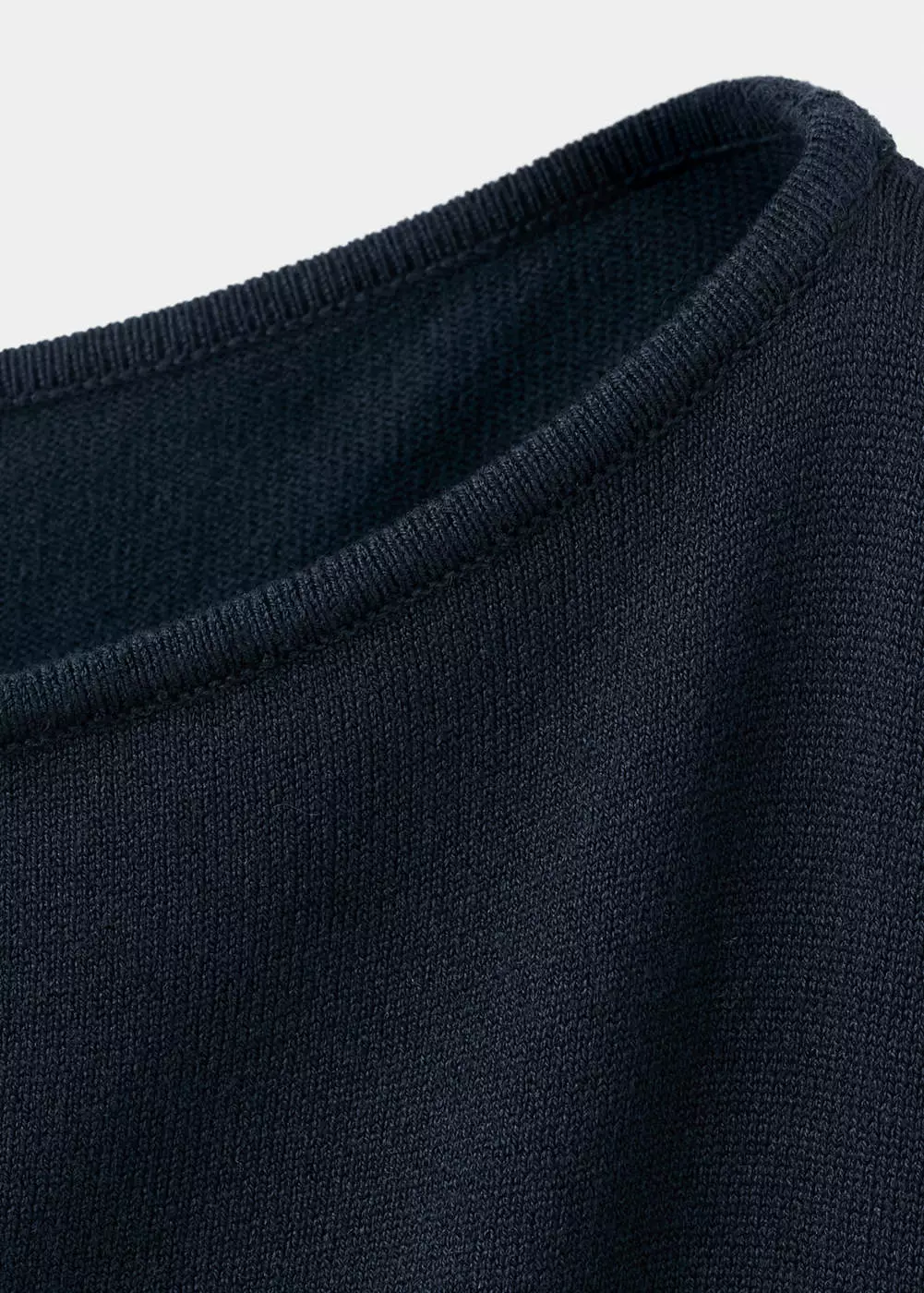 Sweater rajutan kerah boat