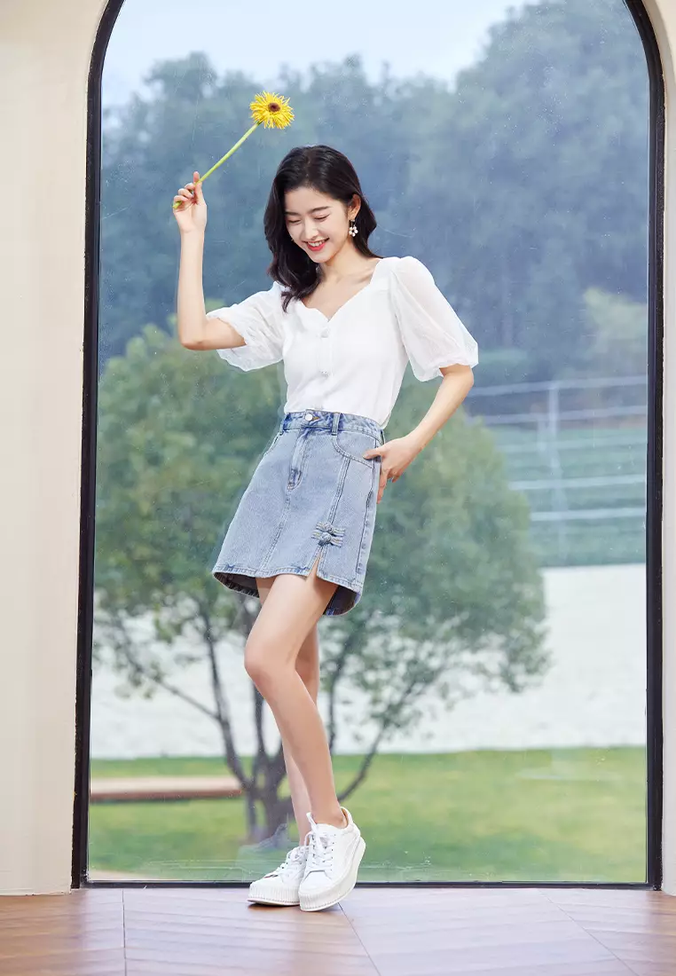 V-Neck Puff Sleeve Blouse