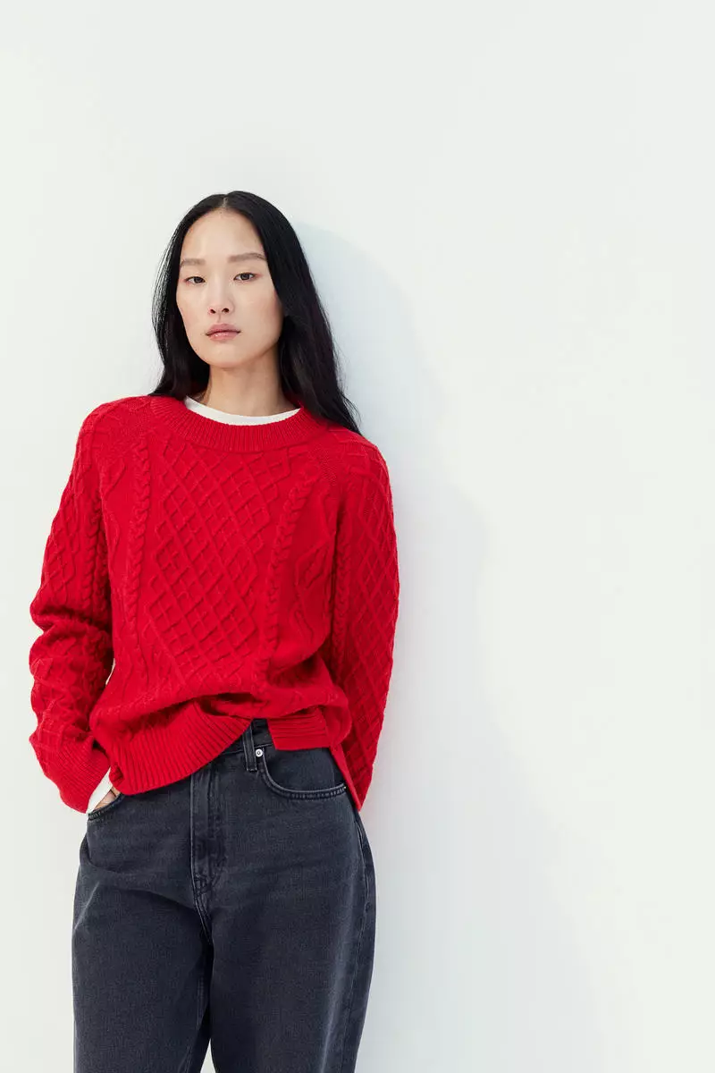 Red cable knit on sale sweater