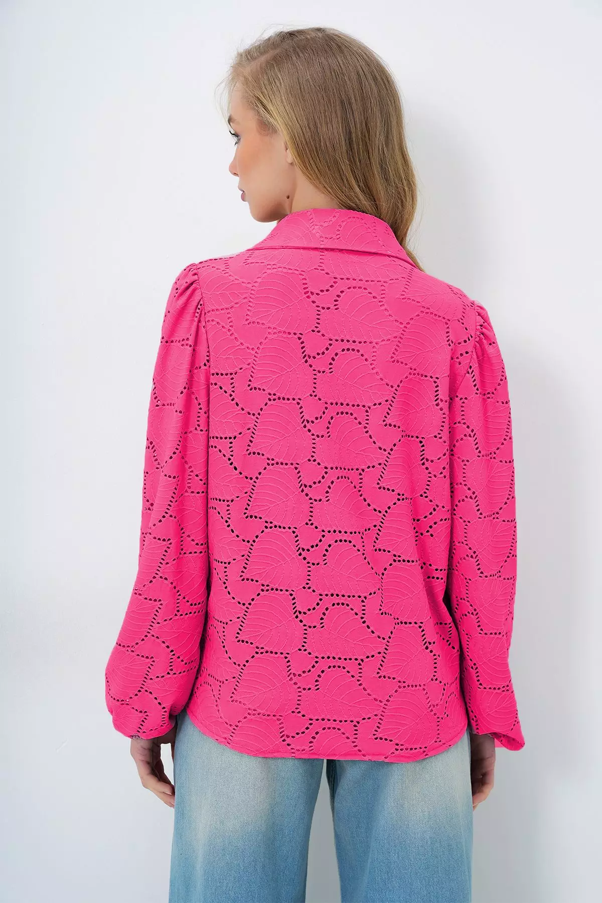 Women's Fuchsia Guipure Woven Premium Shirt Alc-X4366
