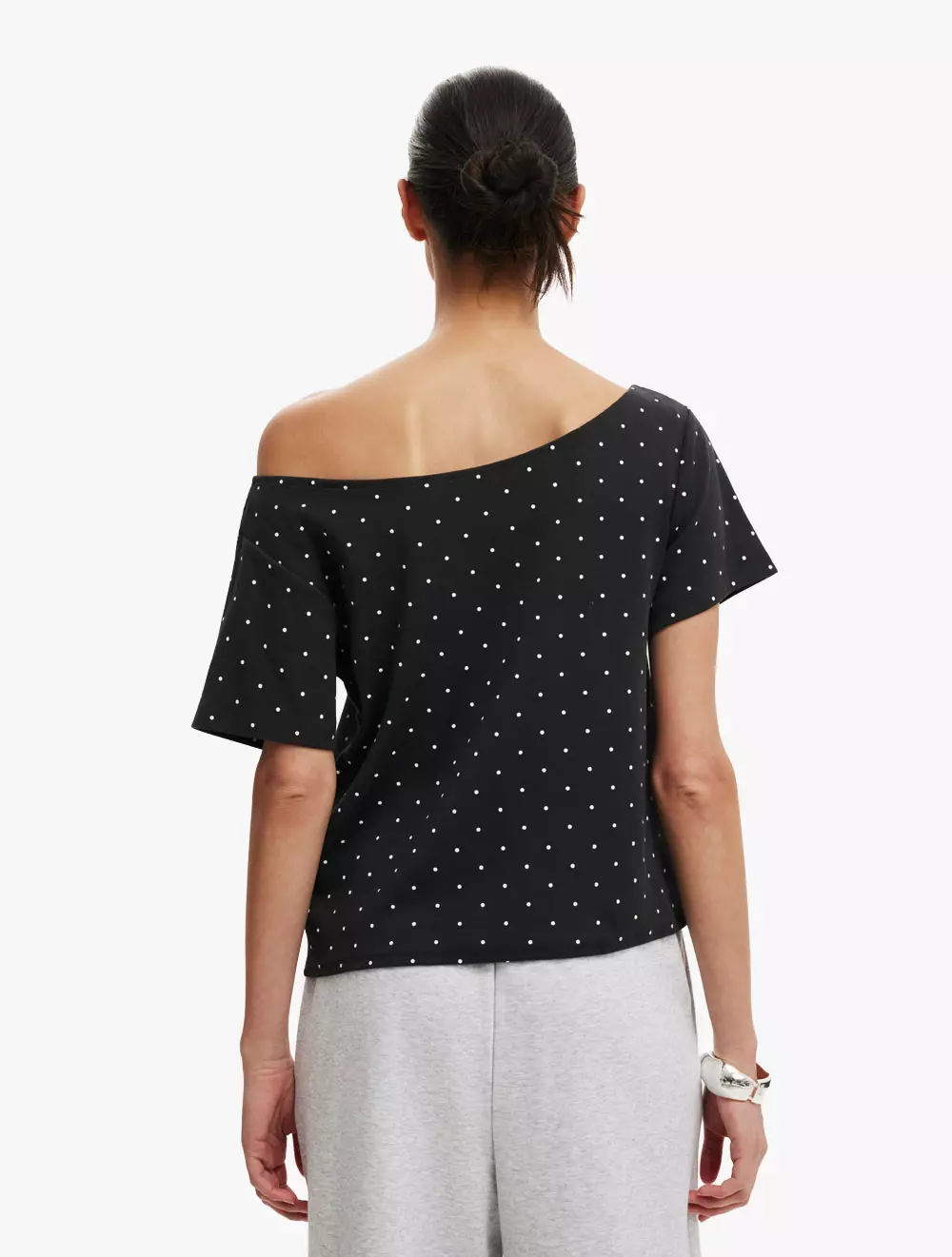 COTTON ON - ATASAN - THE SPORTY OFF SHOULDER GRAPHIC TEE