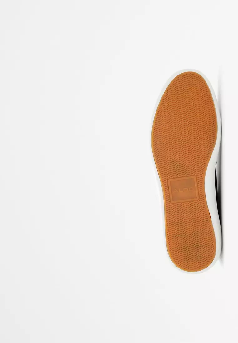 Finespec Low-Top Sneakers