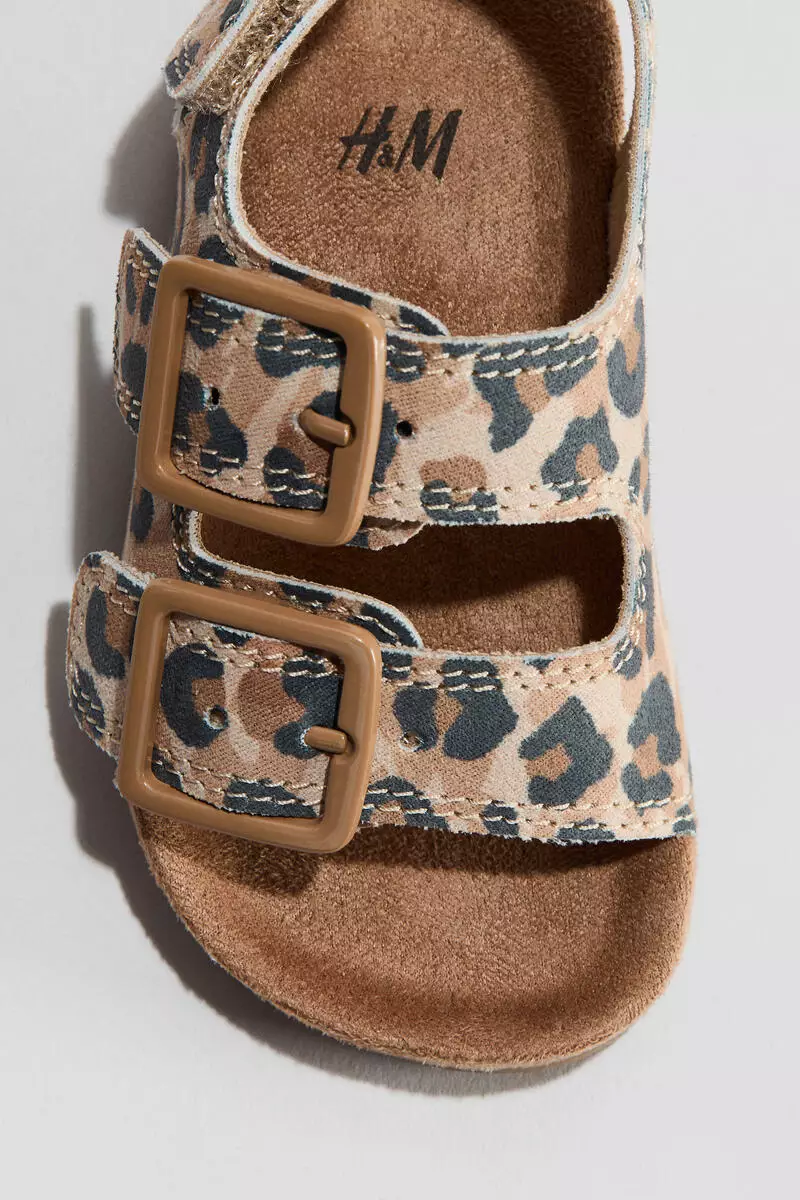 Buckle sandals