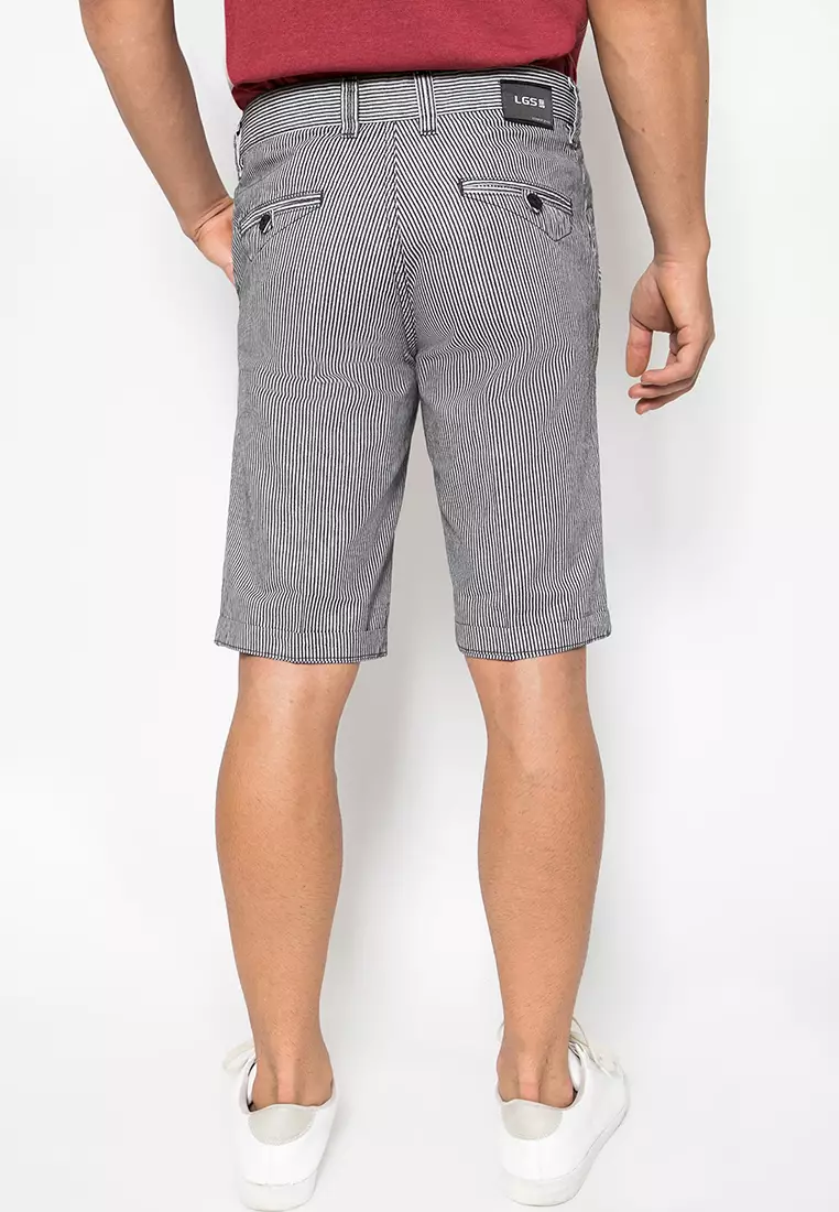 LGS - Celana Pendek Casual Pria Warna Abu-Abu Motif Garis-Garis Reguler Fit - CSS.440.054.105.C