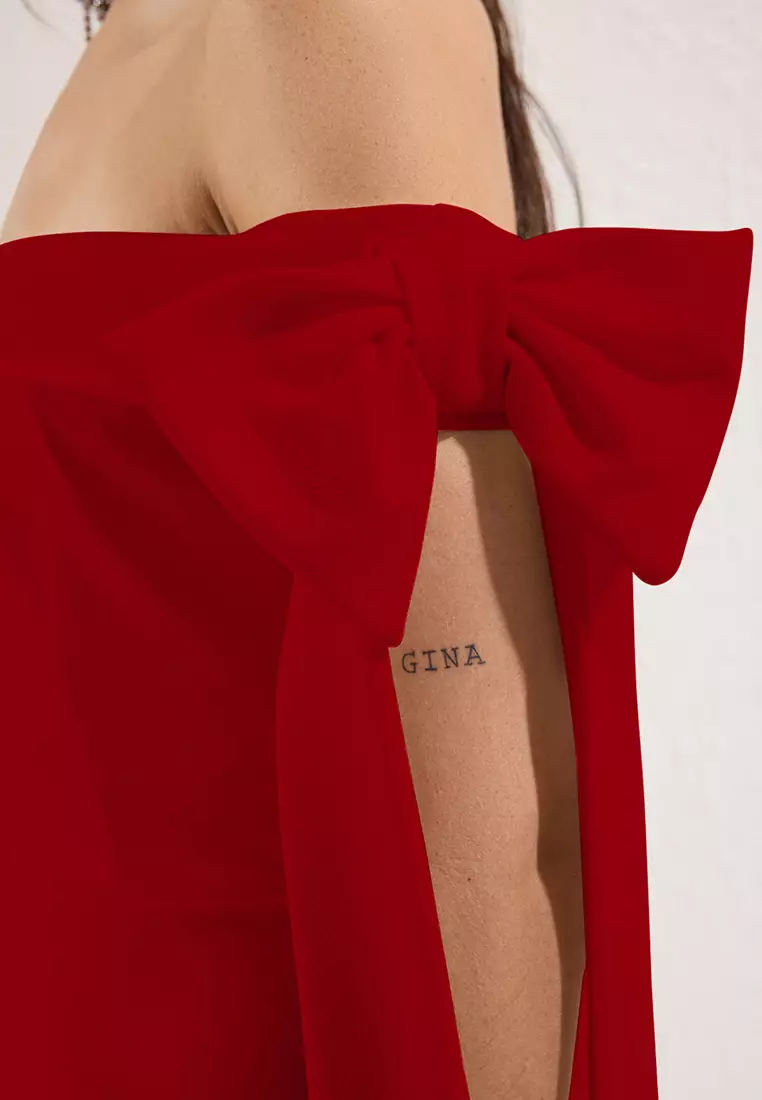 Red Body Fitted Shoulder Bow Detail Knitted Stylish Evening Dress
