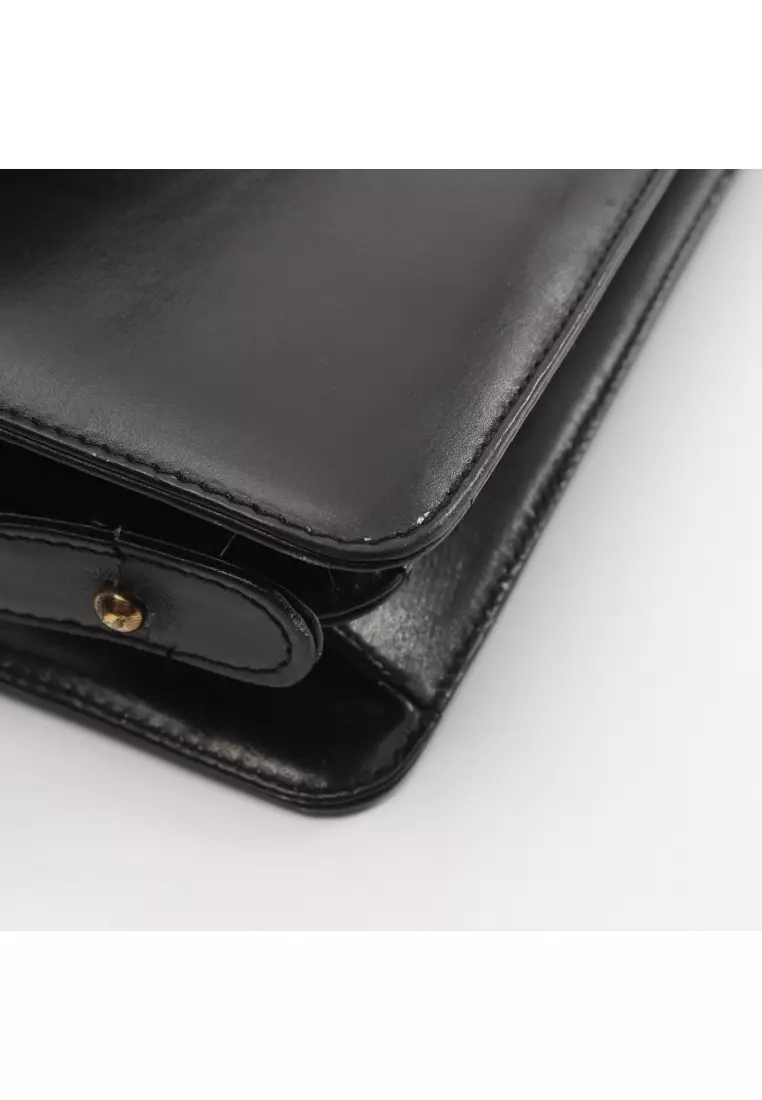 Pre-Loved Celine Shoulder bag leather black carriage fittings