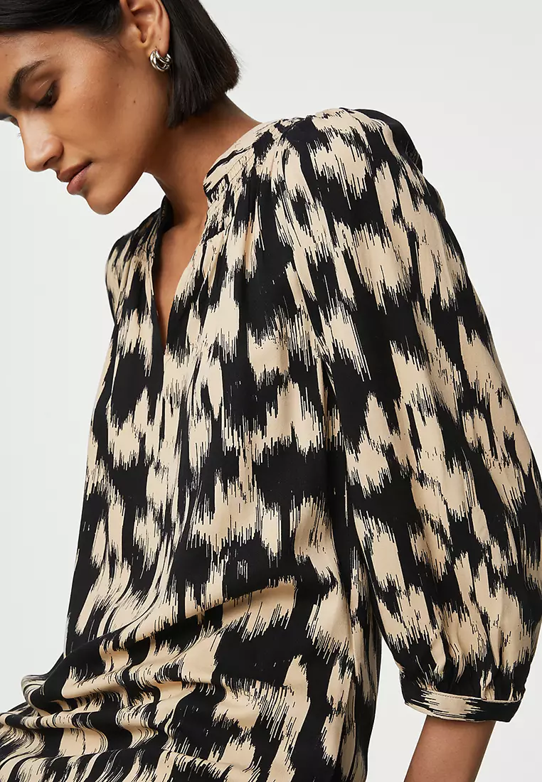 Printed V-Neck Knee Length Shift Dress