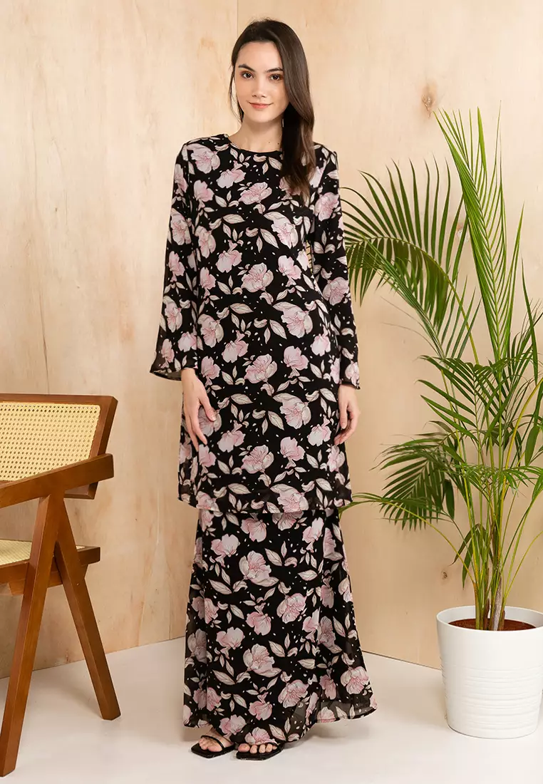 Buy Era Maya Pink Petals Baju Kurung Moden Chiffon in Black Base Online