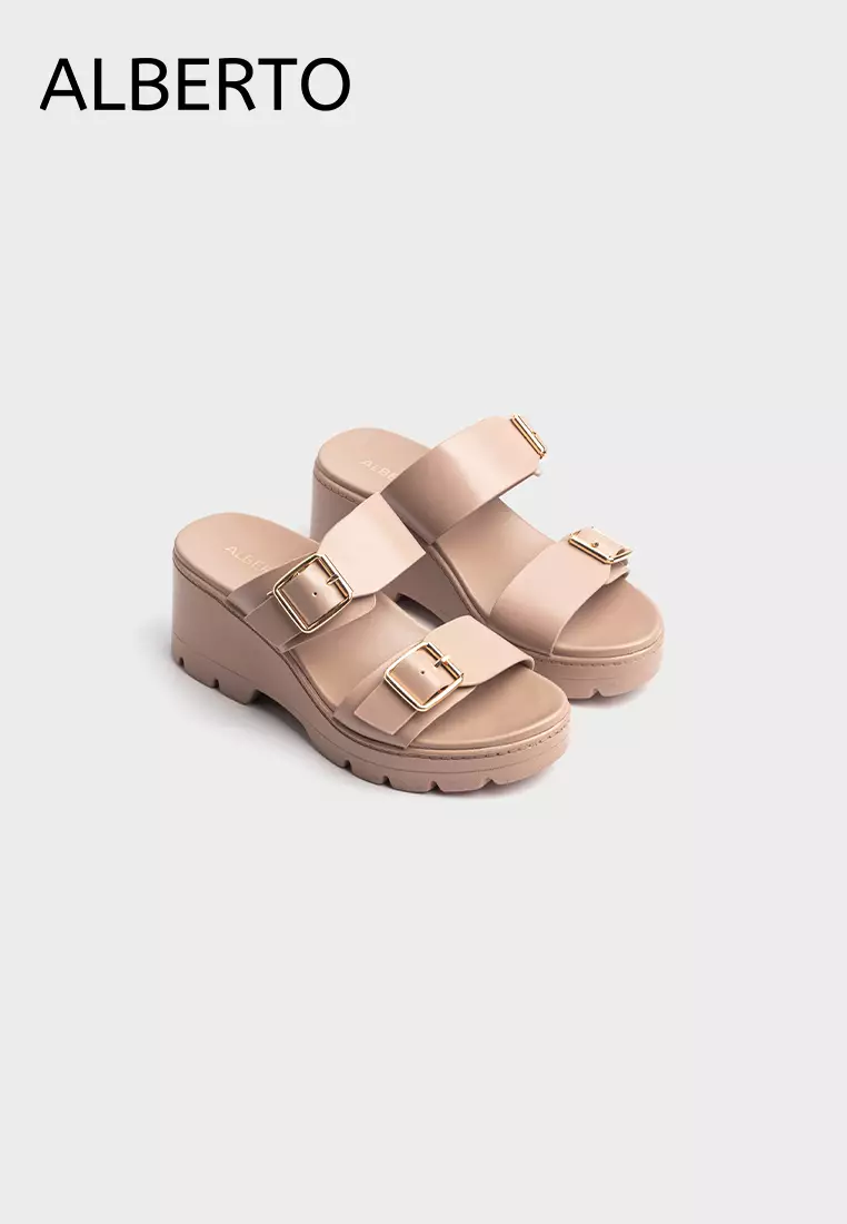 Woman's Calista Wedge Sandals