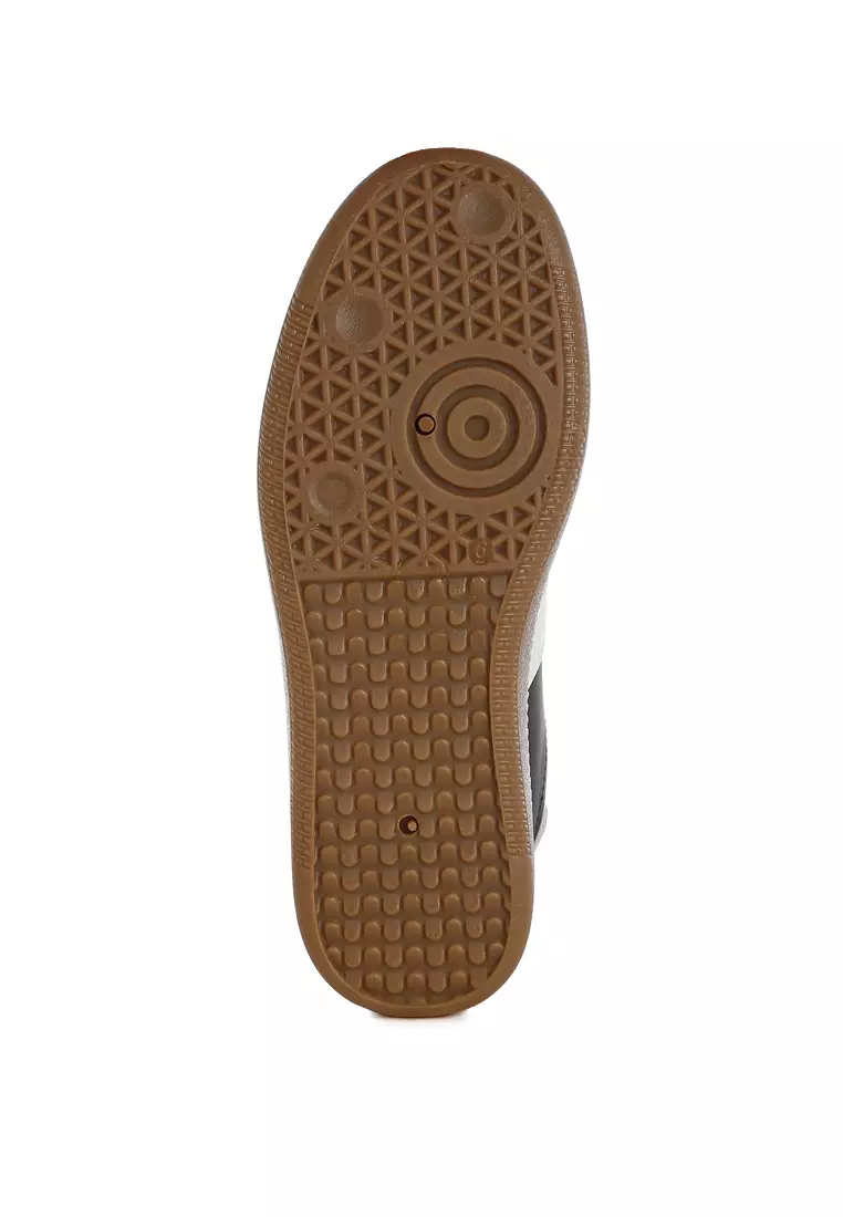 Sepatu Kets Platform Bertali Klasik Warna Hitam