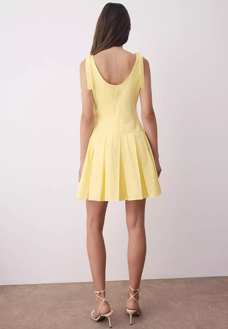 Light Yellow Button Detailed Pleated Woven Dress