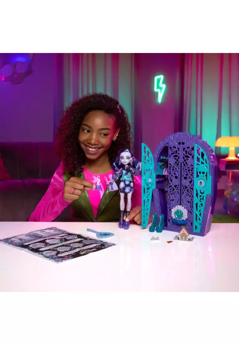 Skulltimate Series 5 Twyla Doll