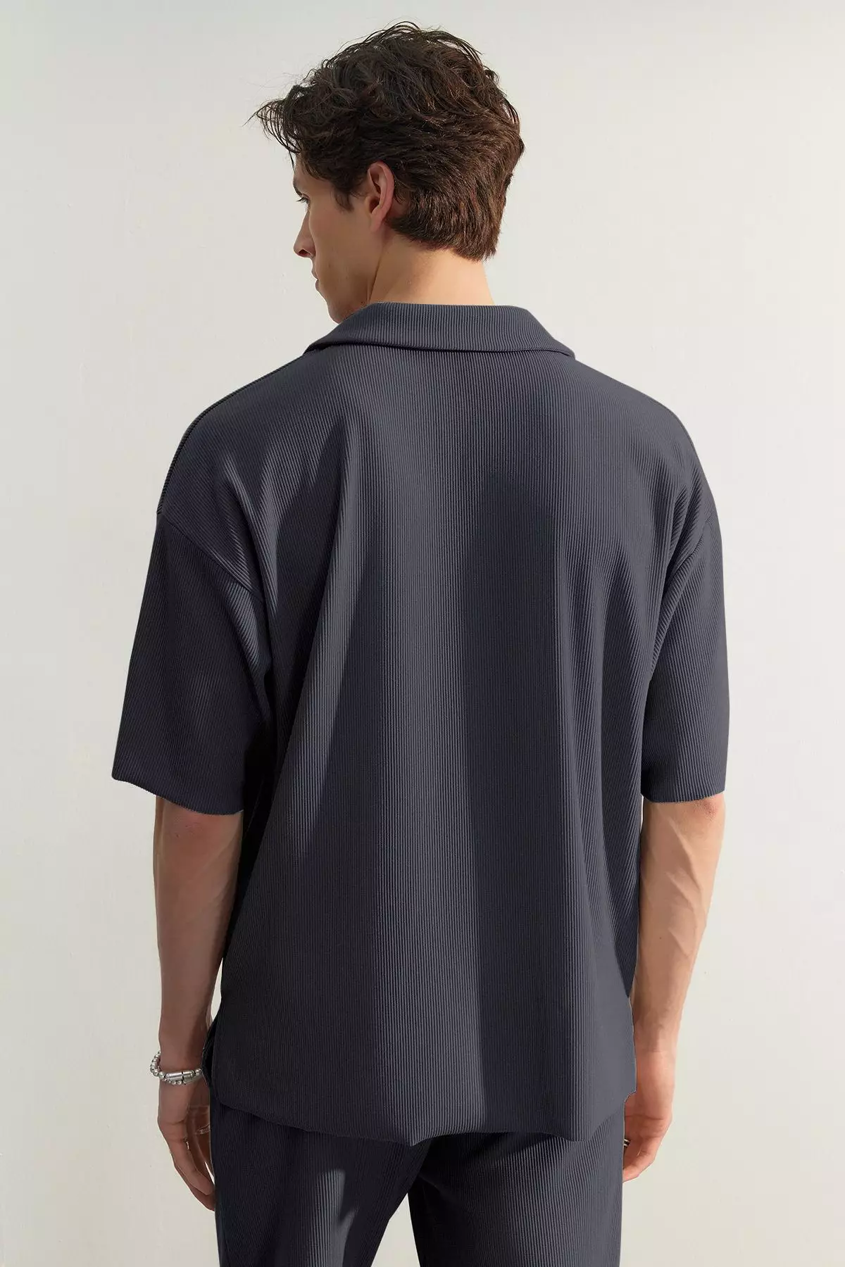 Limited Edition Smoke Oversize/Wide Textured Wrinkle-Free Ottoman Polo Neck T-Shirt TMNSS23PO00020