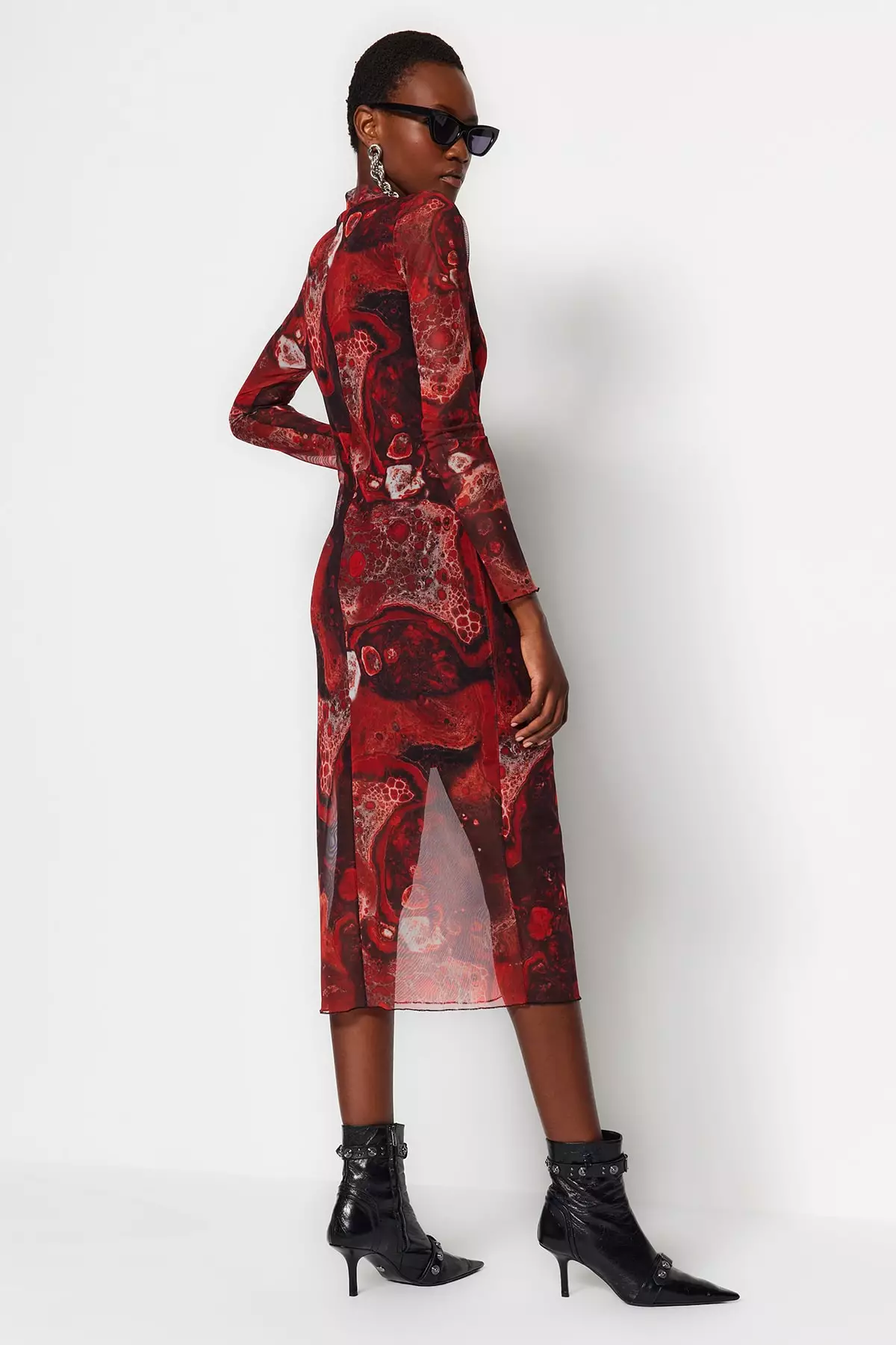 Patterned mesh outlet dress