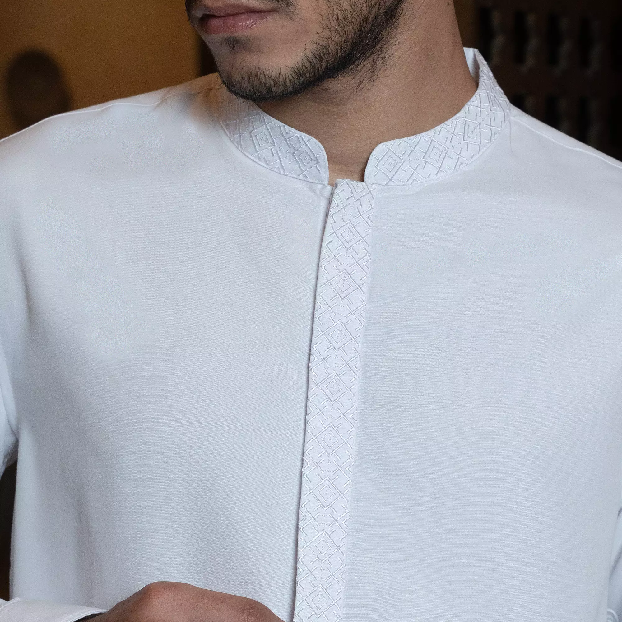 Kemeja Koko Bordir Azril Tangan Panjang Pria Muslim Lebaran White