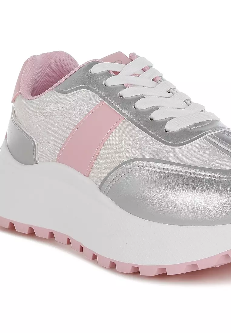 Sepatu Kets Metalik Detail Bordir Cetak dalam Warna Silver & Pink