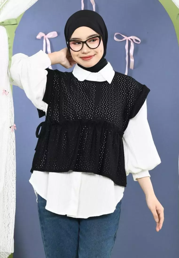 Arin Ruffle Vintage Vest - Black M19268 R92S2