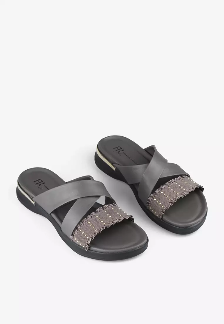 Sandal Jepit Wanita L.Yasmin 02 - Fransisca Renaldy