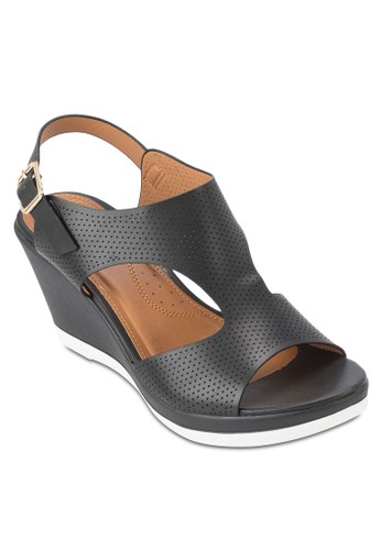zalora時尚購物網的koumi koumi鏤空沖孔楔型跟涼鞋, 女鞋, 鞋