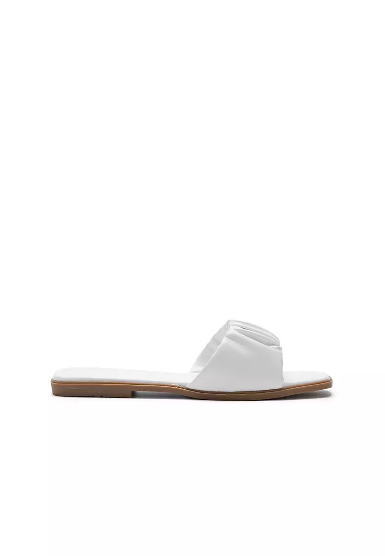 Discount on Nose  shoes - SKU: Crumble Flat Slide