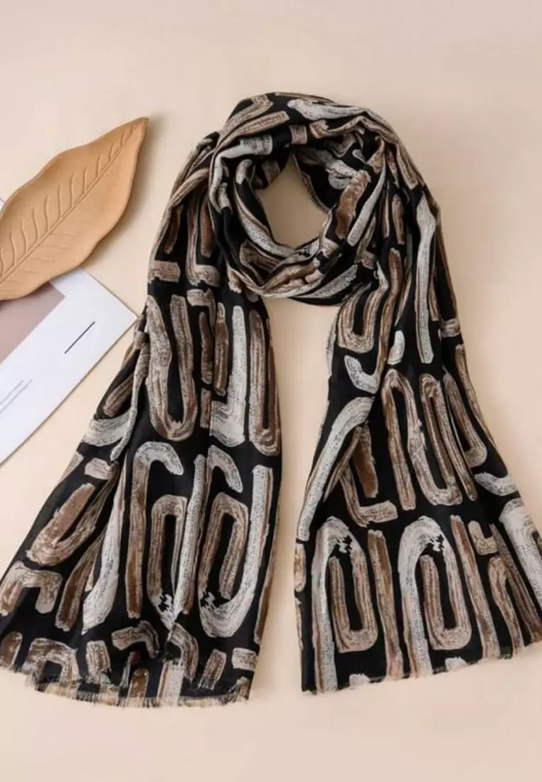 Aksesoris Syal Tebal Wanita Abstract Print Cashmere Shawl Black 