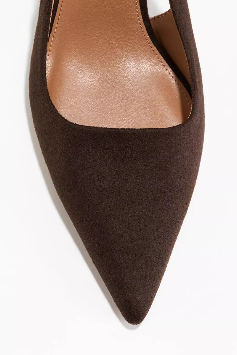 Kitten-heeled slingbacks
