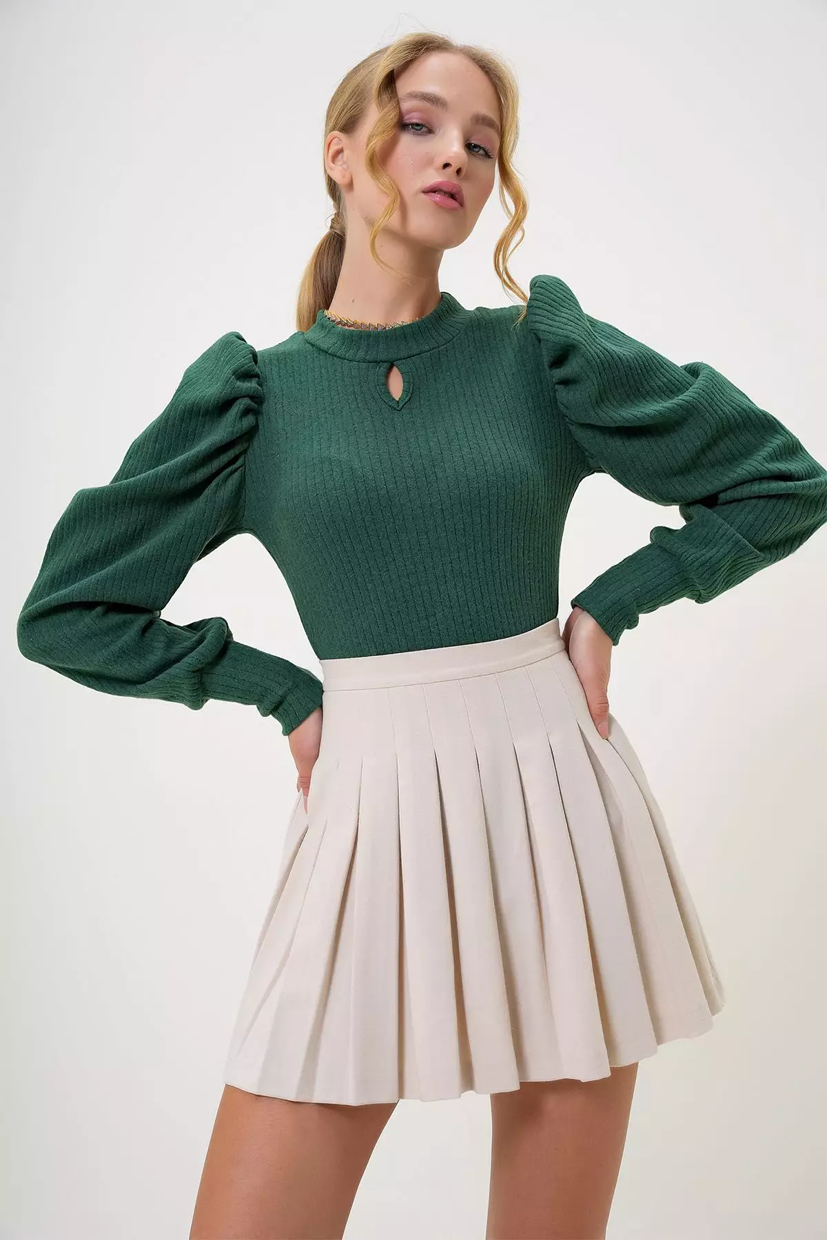 Women's Green Crew Neck Drop Neck Princess Sleeve Knitwear Blouse