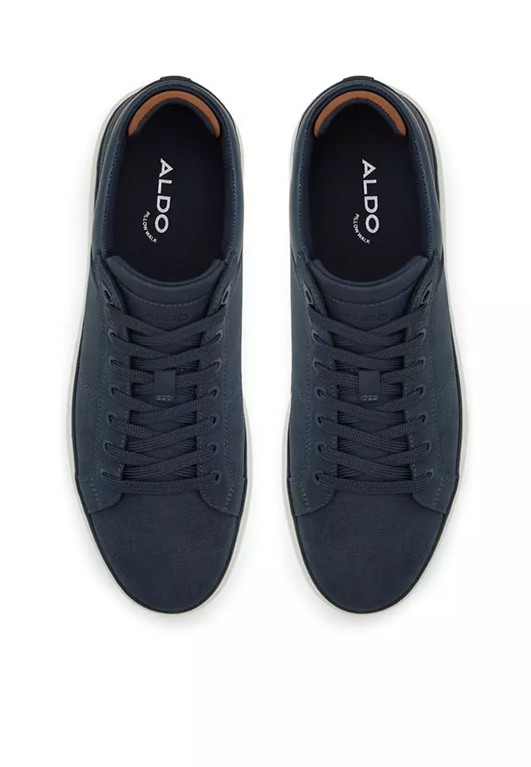 Finespec Sneakers