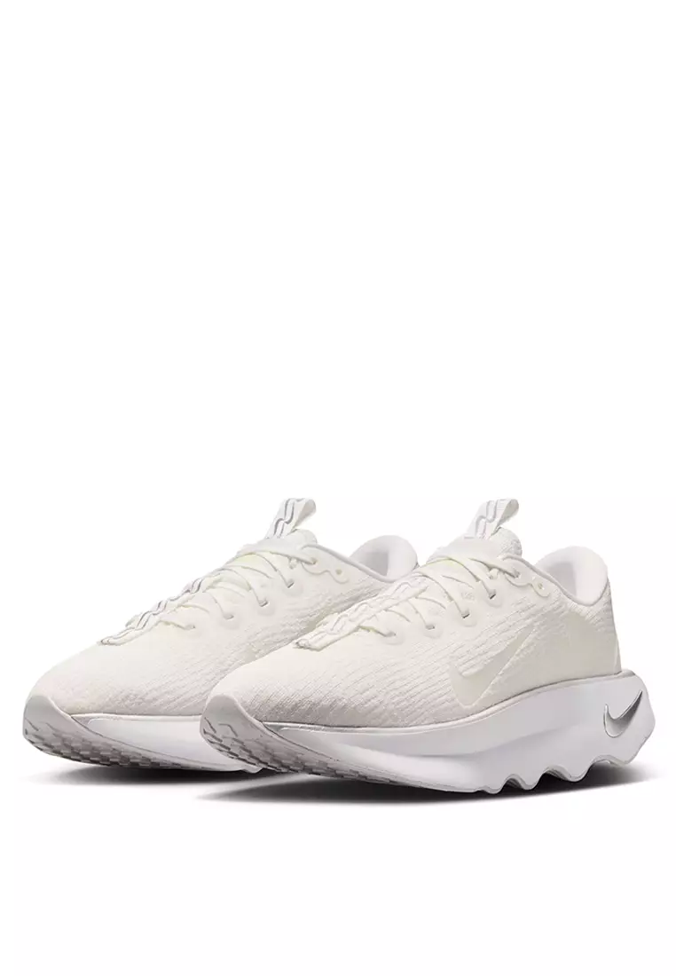 Motiva Walking Shoes