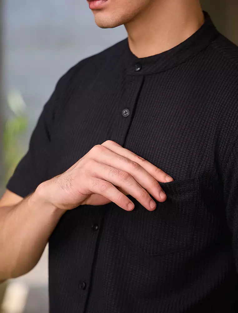 OXCON kemeja Tangan Pendek Waffle Kerah Collarless Hitam