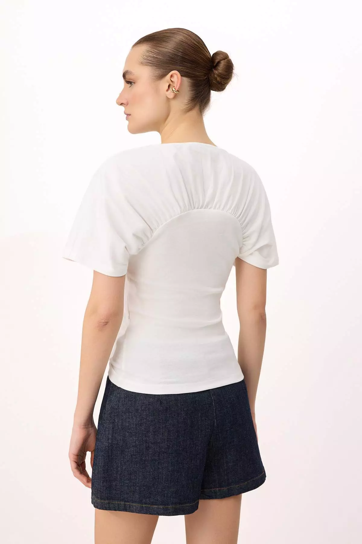 Ecru Fitted/Body-Fitting Boat Neck Short Sleeve 100% Cotton Knitted T-Shirt Twoss26Ts00264