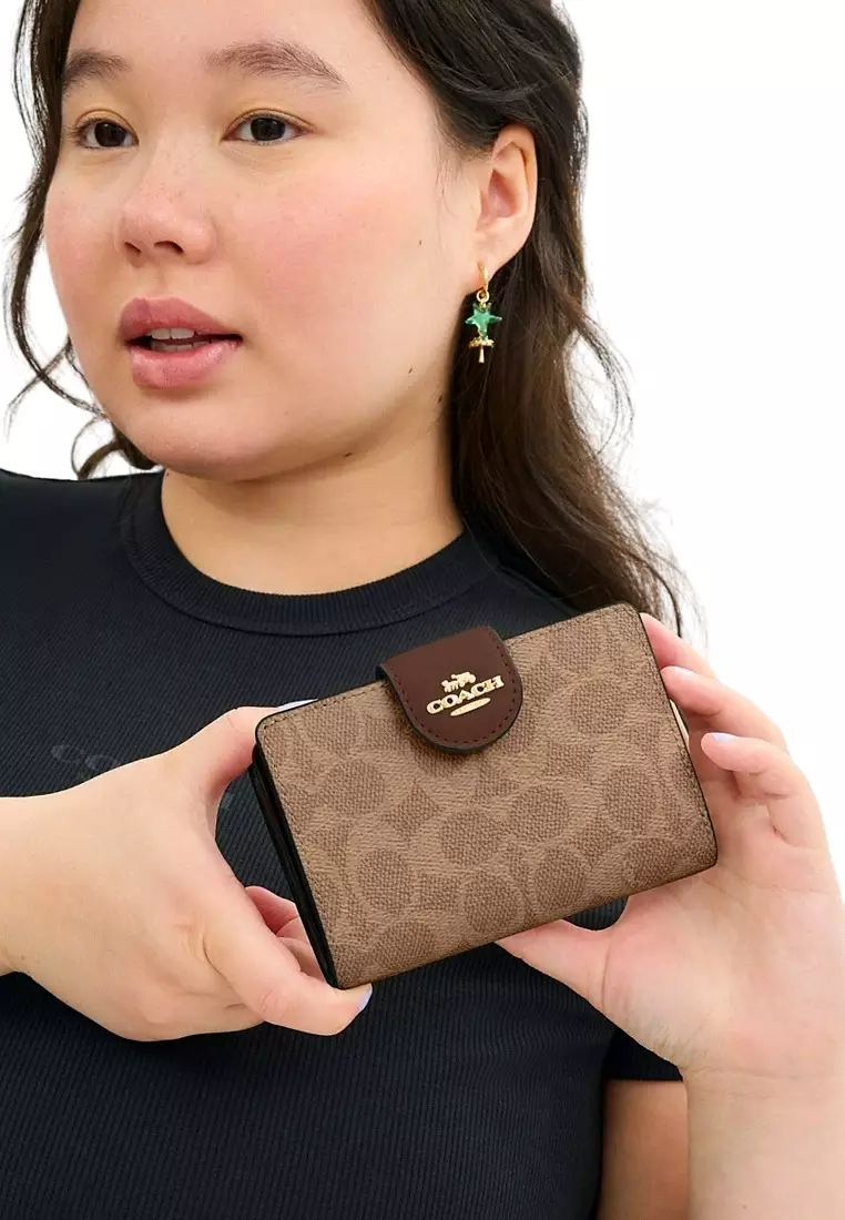 Medium Corner Zip Wallet In Signature Canvas - Tan Brown