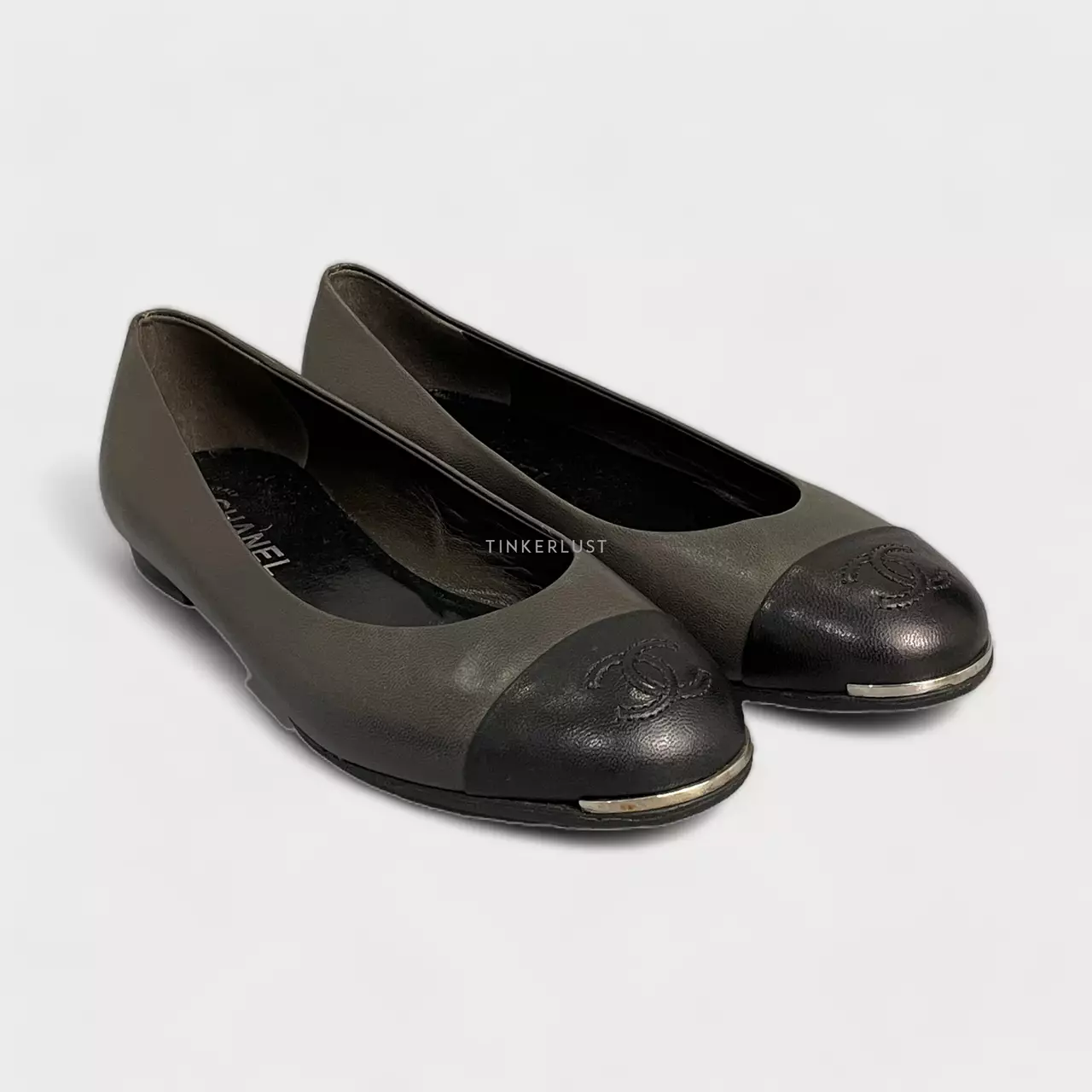 Jual Flat Shoes Chanel Luxury Original Januari 2024 ZALORA