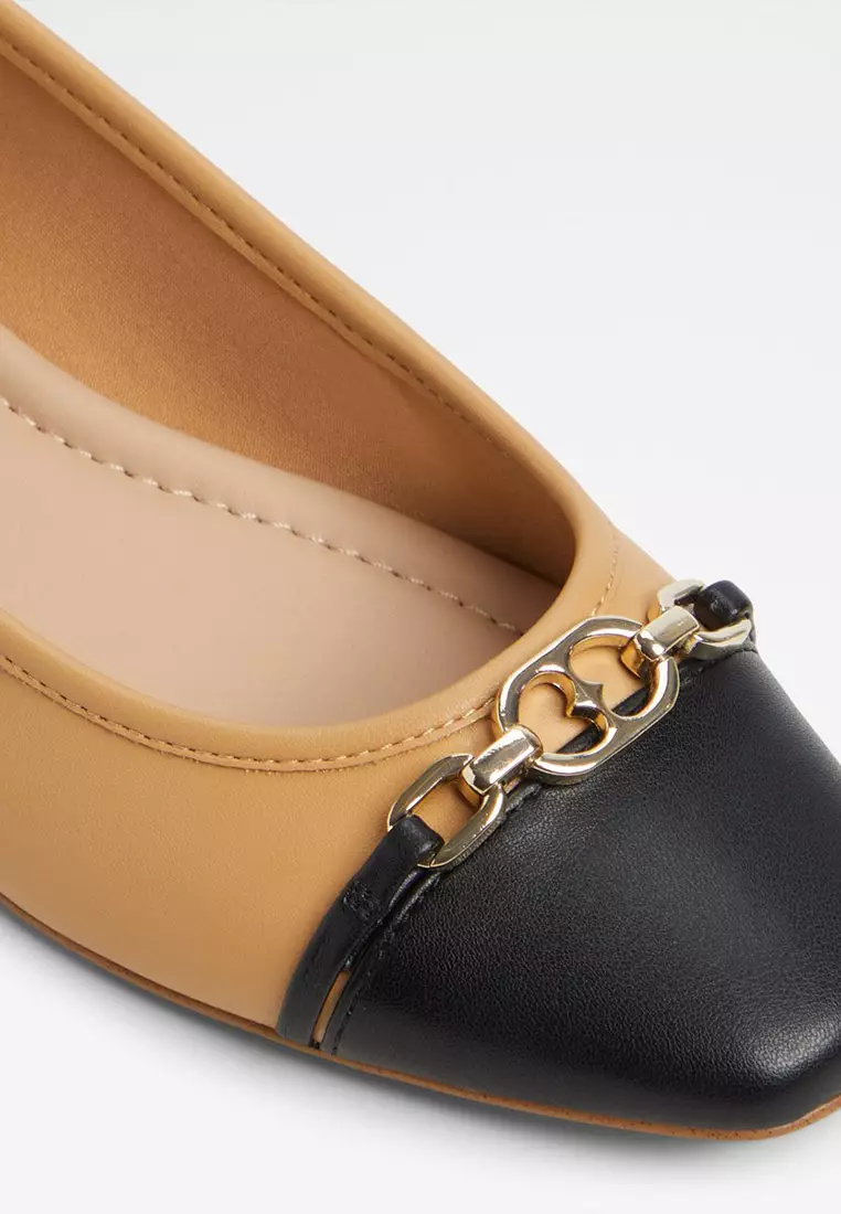 Krishelle Ballet Flats